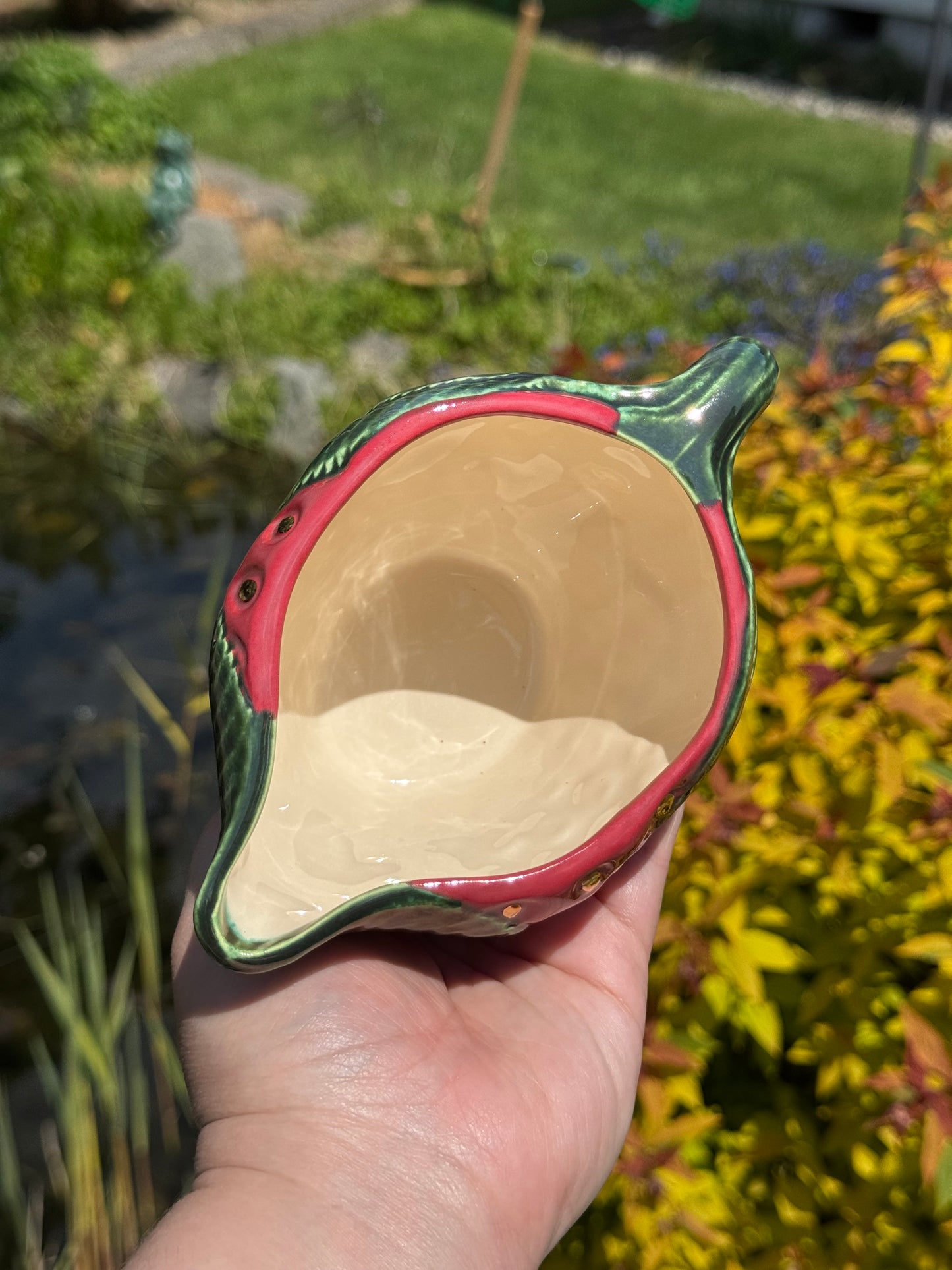 Strawberry Cream and Sugar Set with Gold Seeds