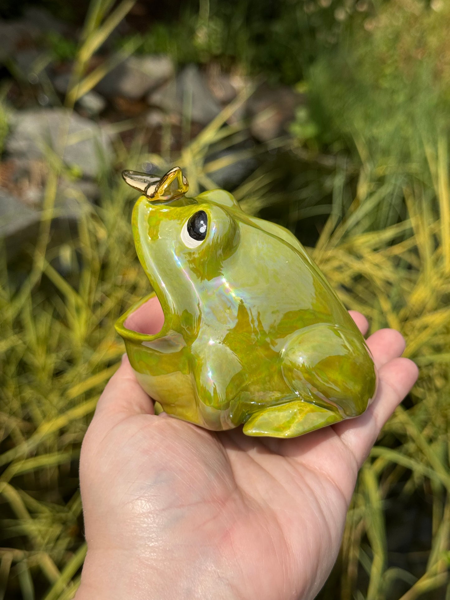 Green Open Mouth Frog with Mother of Pearl and Gold Fly