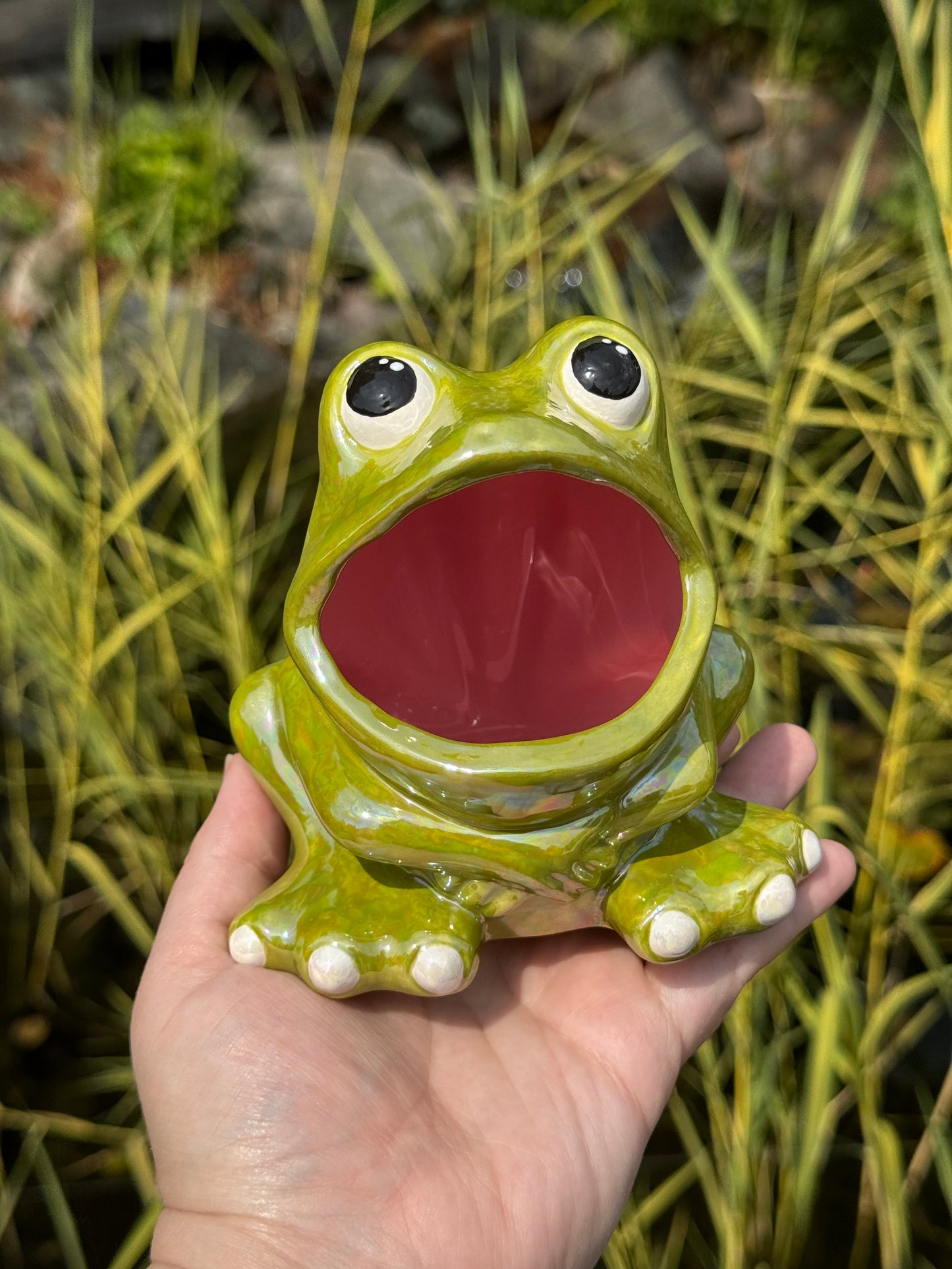 Green Mother of Pearl Open Mouth Frog Scrubby Holder