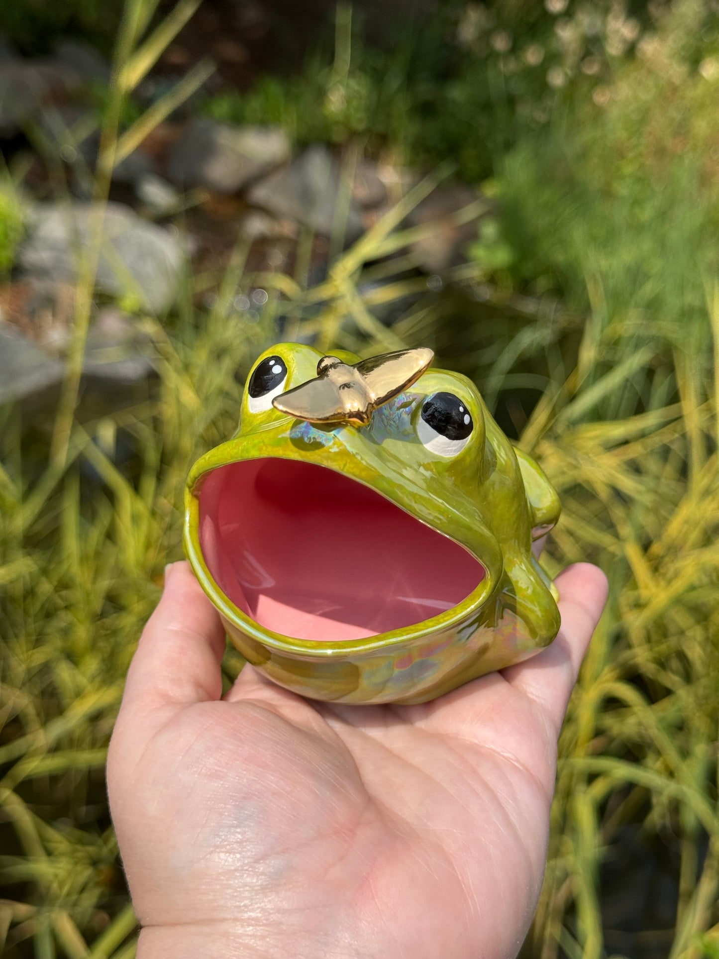 Green Open Mouth Frog with Mother of Pearl and Gold Fly