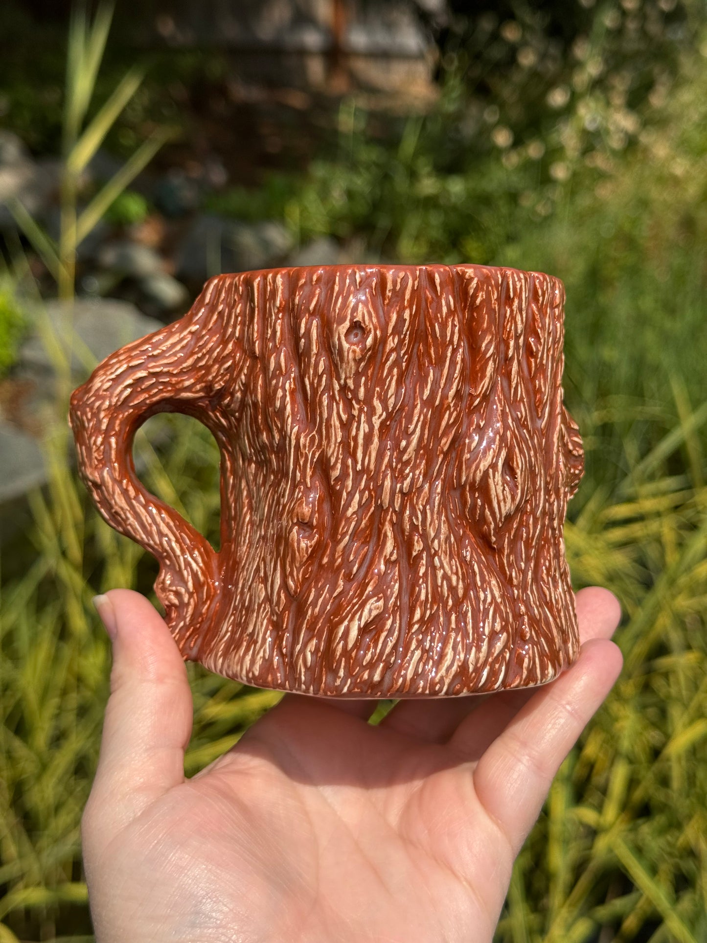 Stump Mug with Frogs