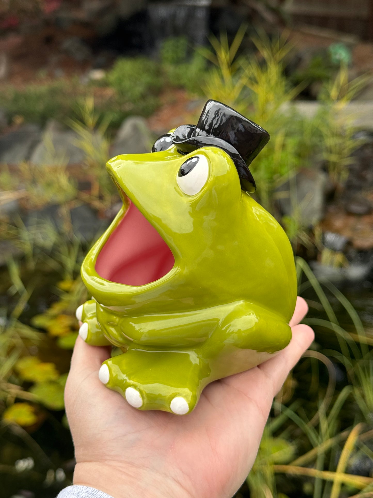 Green Open Mouth Frog with Top Hat