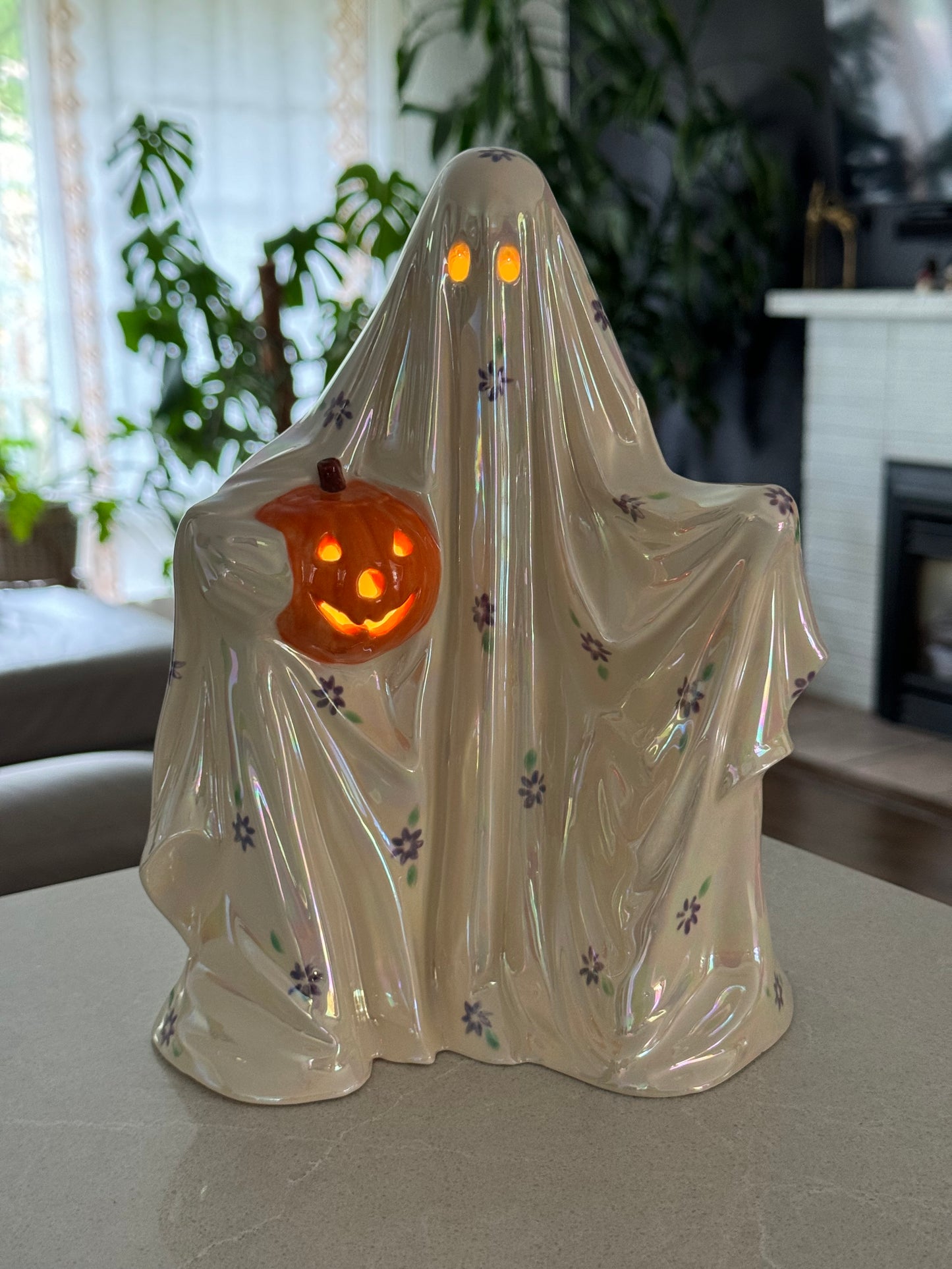 Floral Sheet with Mother of Pearl Ghost Lamp (Battery Powered)