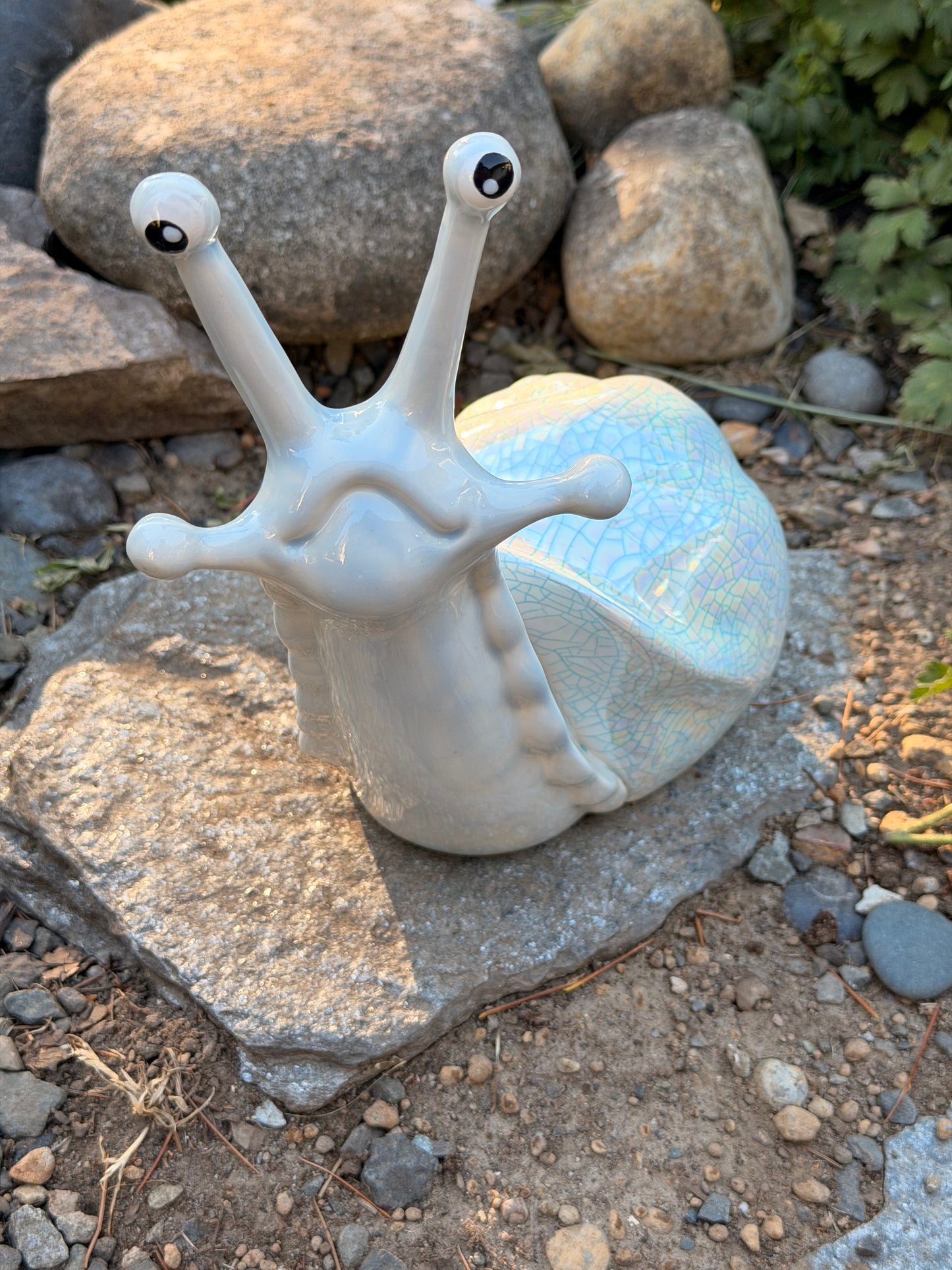 Light Blue Snail with Crackle Shell
