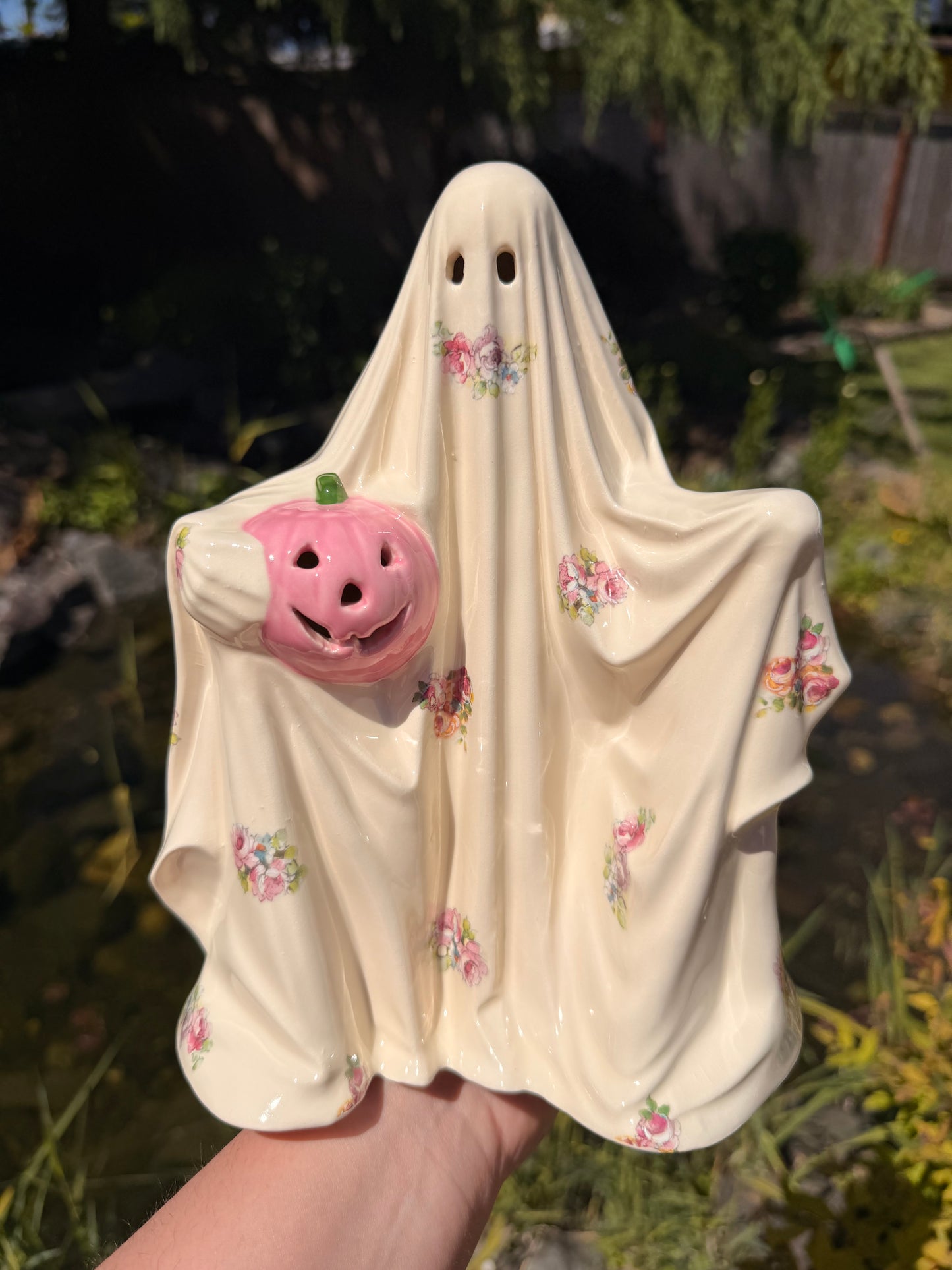 Rose Clusters Sheet Ghost with Pink Pumpkin