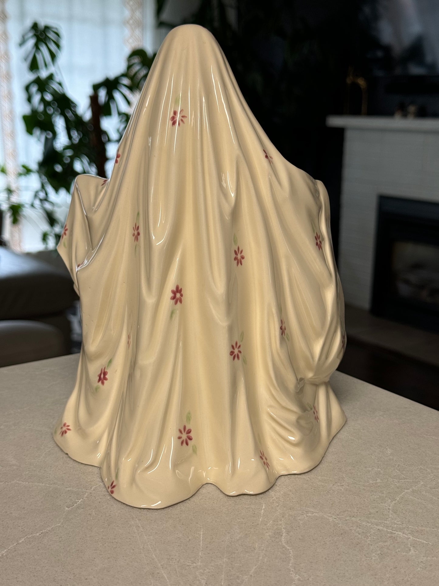 White Sheet with Pink Flowers Ghost Lamp (Battery Powered)