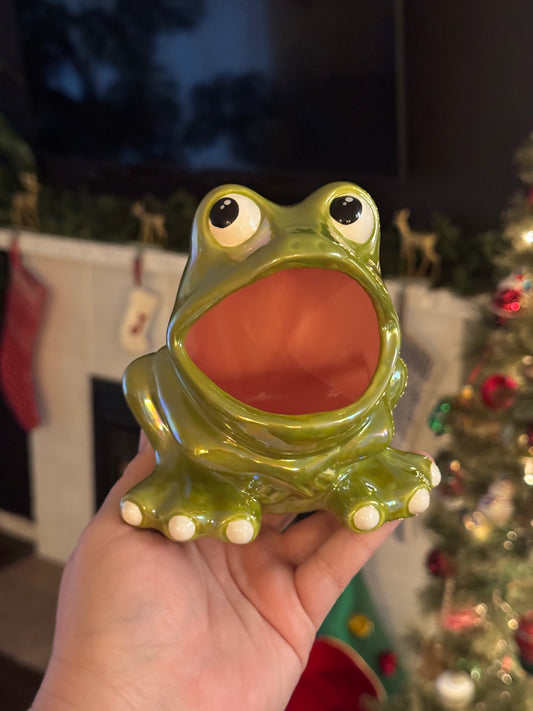 Green Mother of Pearl Open Mouth Frog Scrubby Holder